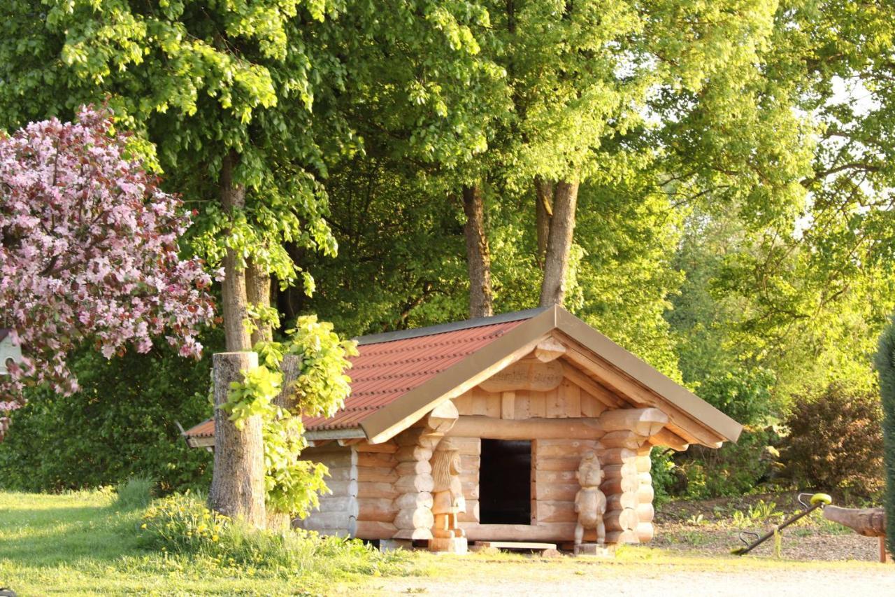 Heumanns Blockhaeuser Am Wald Hotel Потенщайн Екстериор снимка